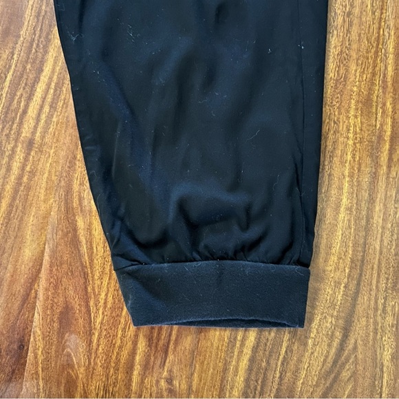 Torrid Relaxed Fit Jogger High-Rise Cargo Pocket Black Pant size 3 - Picture 5 of 8